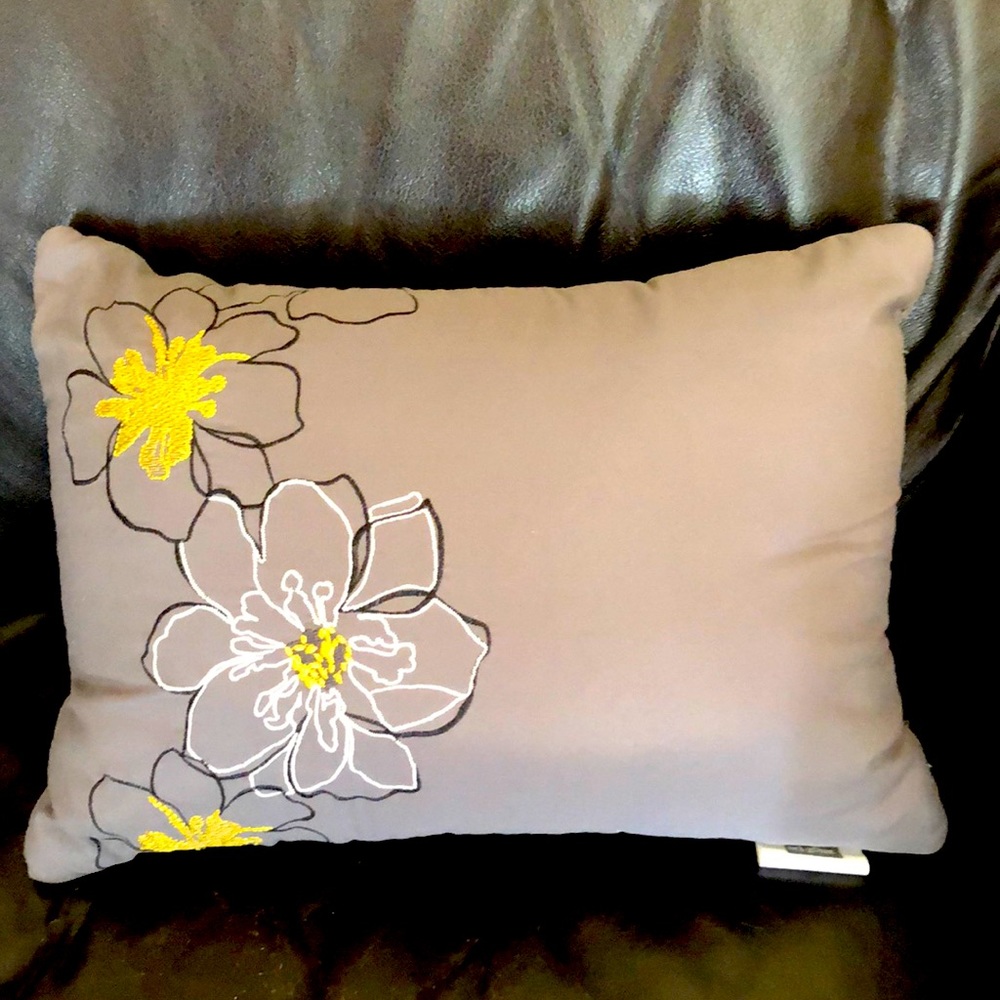 Decorative pillow, color gray